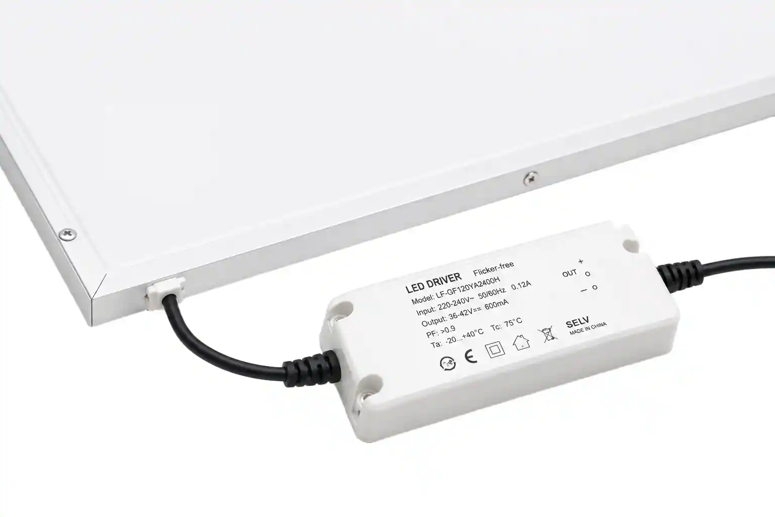 Zadní strana LED panelu SL-6030 s flicker-free driverem — LED čip Tsong, výkon 24W